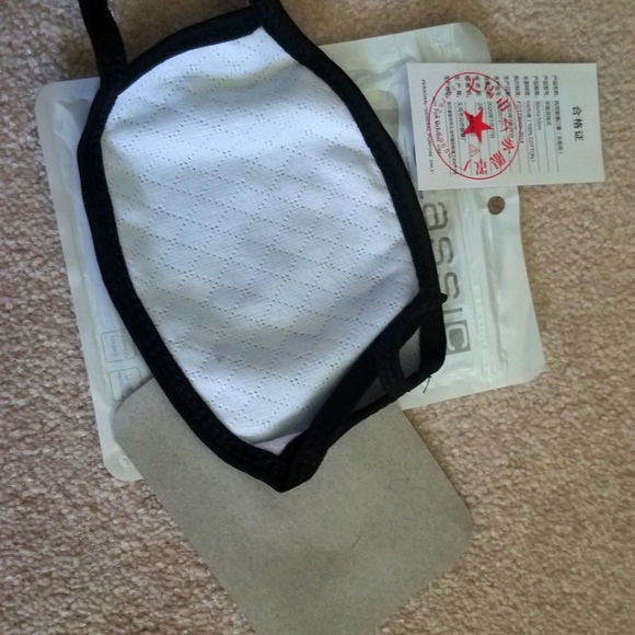 *FREE* NWT Cute Kitty Cloth Mask - Picture 2 of 2